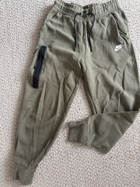 Nike Sportswear Tech Fleece Jogger Pants, Olive